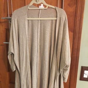 Oatmeal colored LULAROE Lindsay in size L